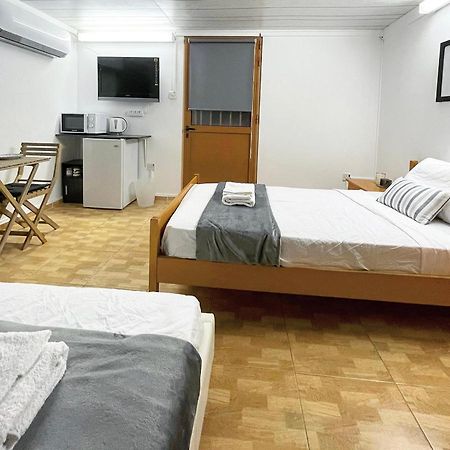 Comfortable, Modern Studio Apartment 普罗塔拉斯 外观 照片